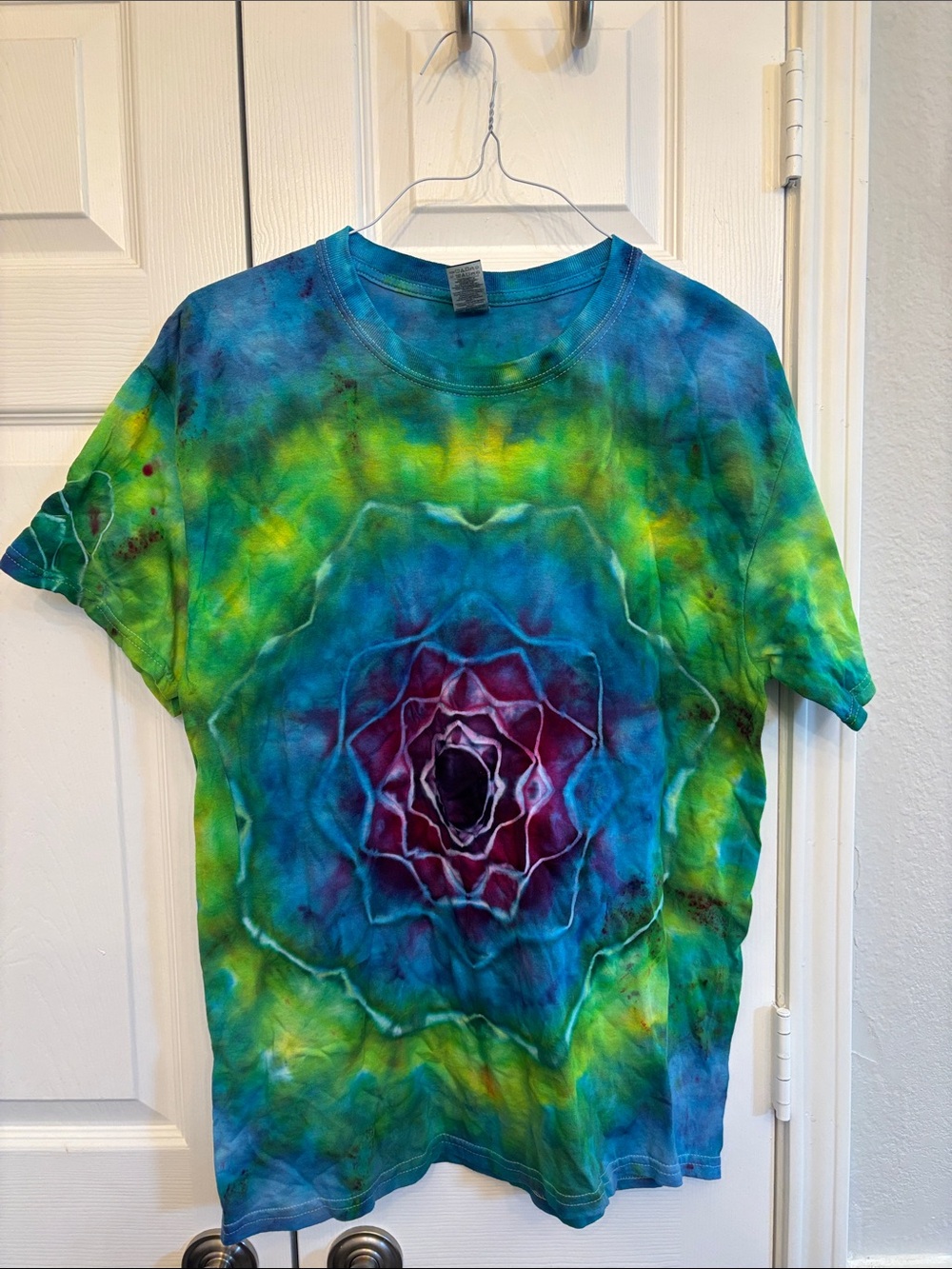 NWOT Gildan Tie-Dye Short Sleeve Tee in Blue, Green & Purple